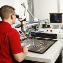 Laser welding automated